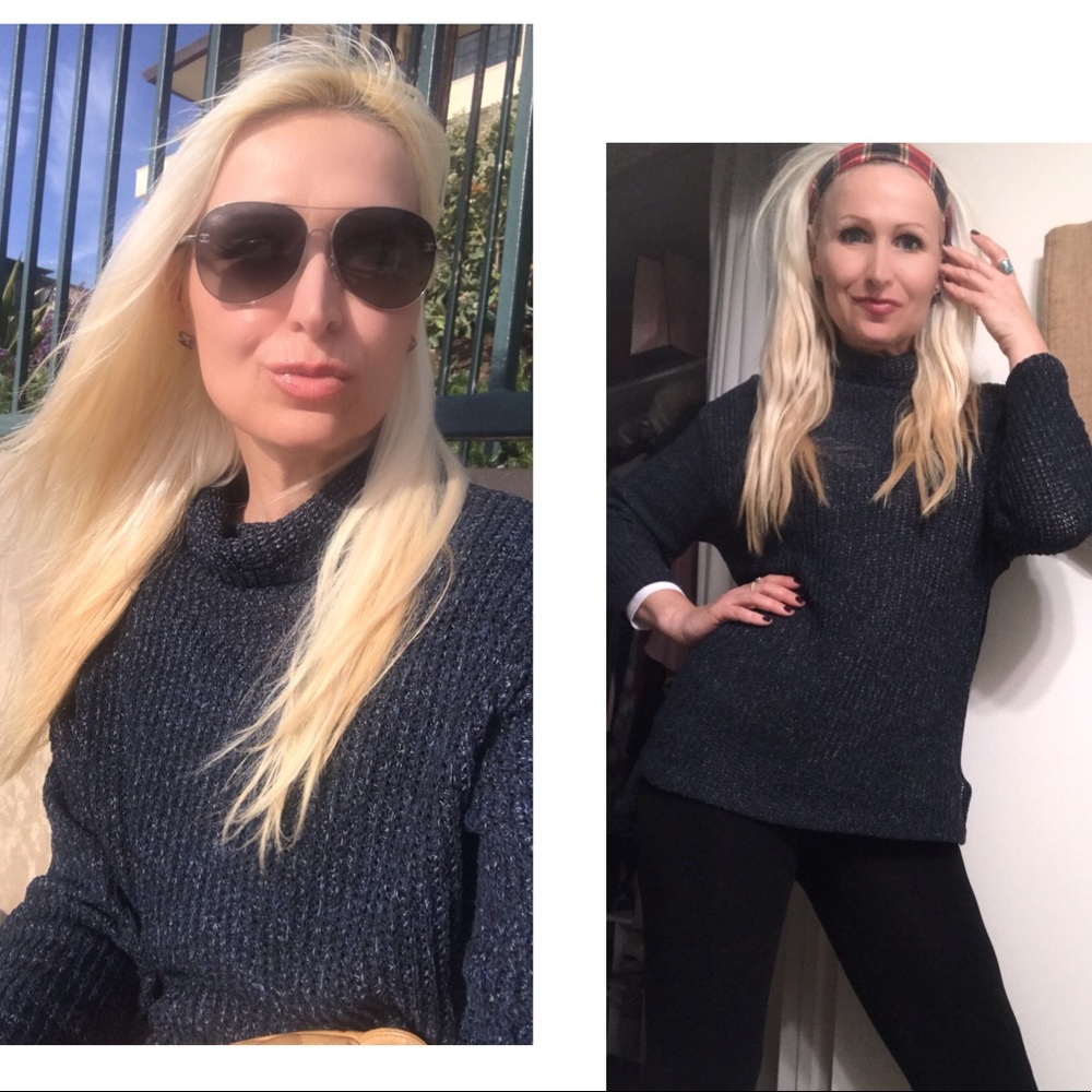 🤩Beautiful Cowl Neck Navy Sweater🌟